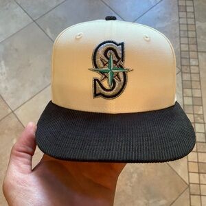 Seattle Mariners 30 year anniversary hat